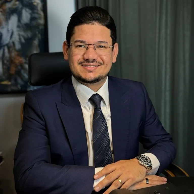 Dr. Israel Lopes CEO VEX LEGAL